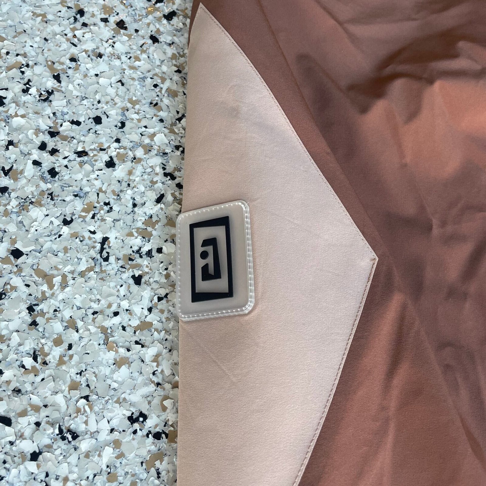brown baggy snowpants with logo on the side